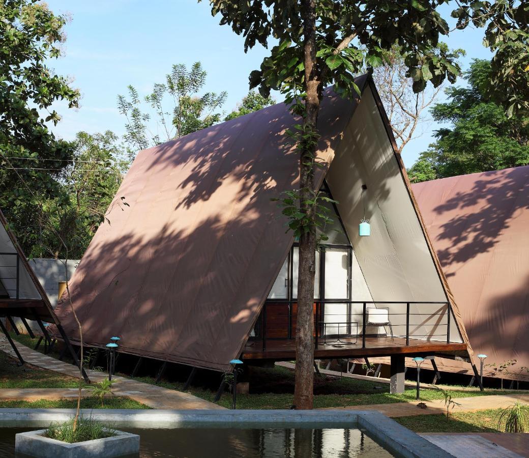 Kottawatta River Bank Resort Udawalawe Exteriör bild